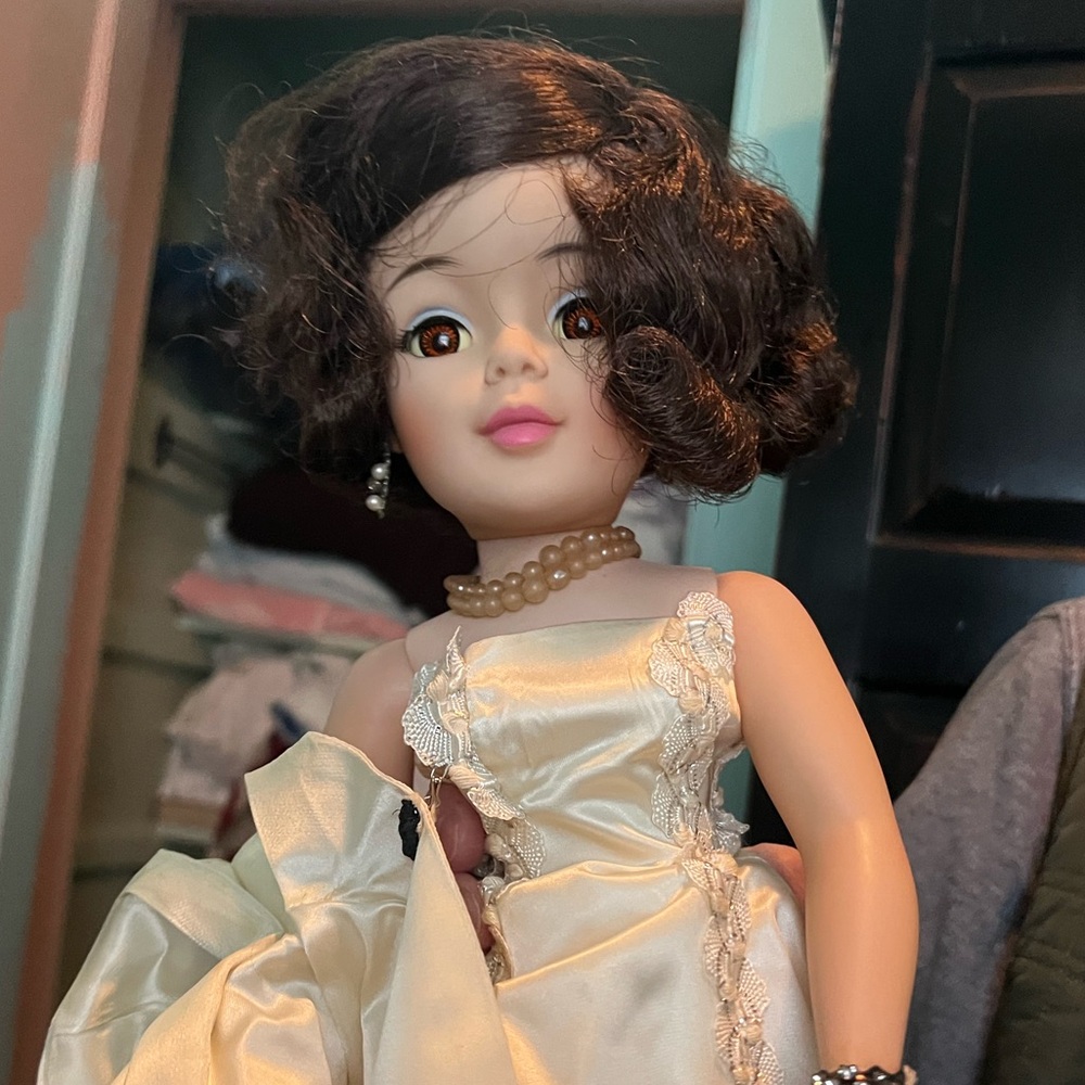 Madame Alexander Doll W:Cream Coat and Green Scarf you can offer for one or both - Picture 13 of 16